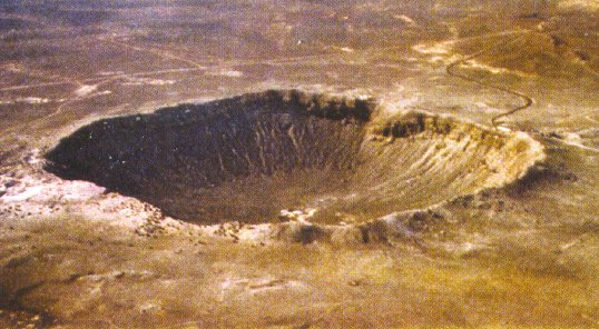 asteroidi_meteor_crater.jpg (55800 byte)